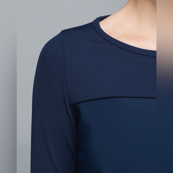Lululemon Out Of This World Long Sleeve Inkwell Navy Size 4 - Picture 3 of 10